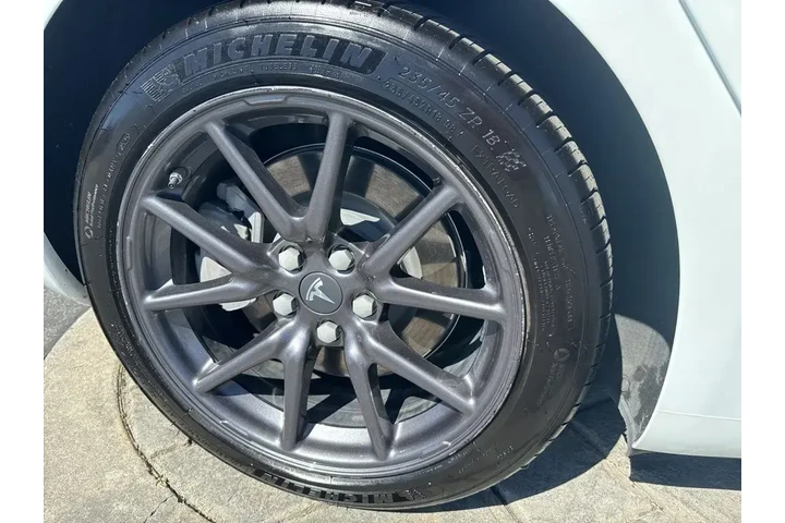 $20988 : Tesla Model 3 2019 Mid Range image 5