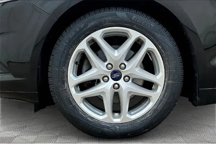 $7490 : Ford Fusion 2016 SE 4dr Seda image 9