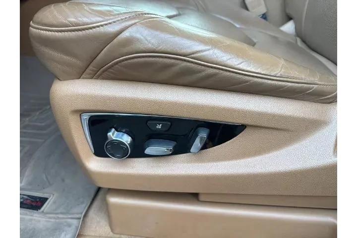 $27411 : Cadillac Escalade ESV 2016 4 image 6