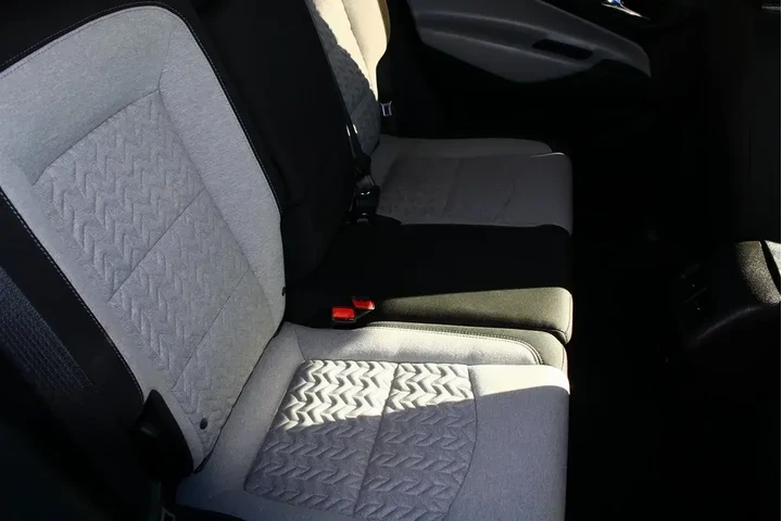 $21063 : Chevrolet Equinox 2024 LT 4d image 8