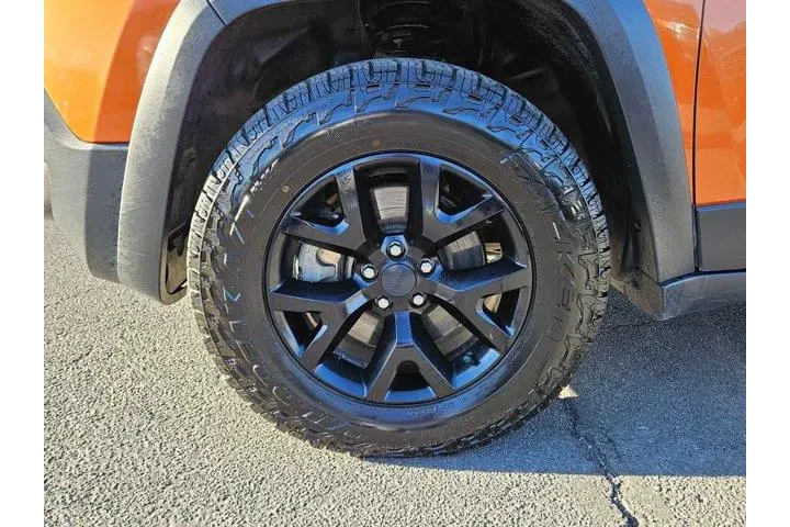 $13600 : Jeep Cherokee 2016 4x4 Trail image 10