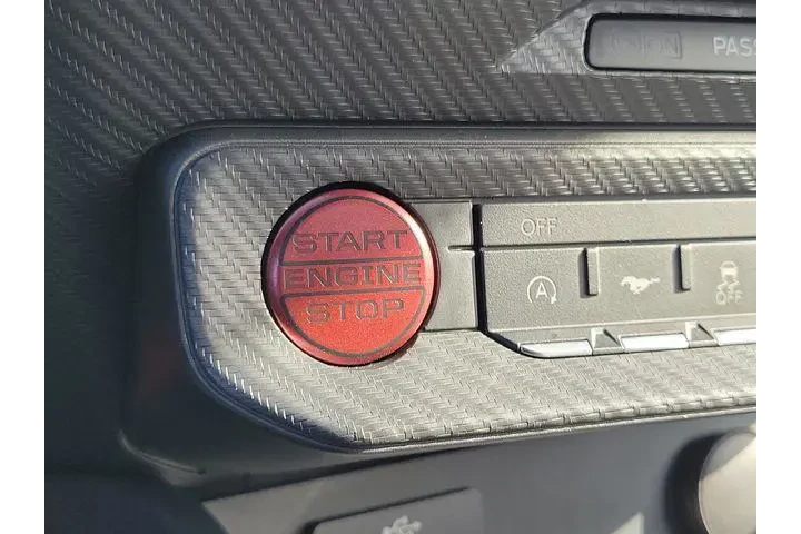 $35010 : Ford Mustang 2026 EcoBoost P image 10