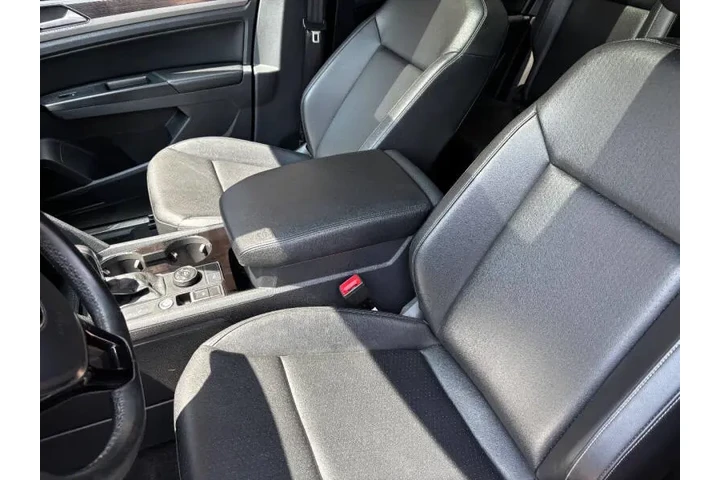 $20000 : 2019 Atlas V6 SEL 4Motion image 8