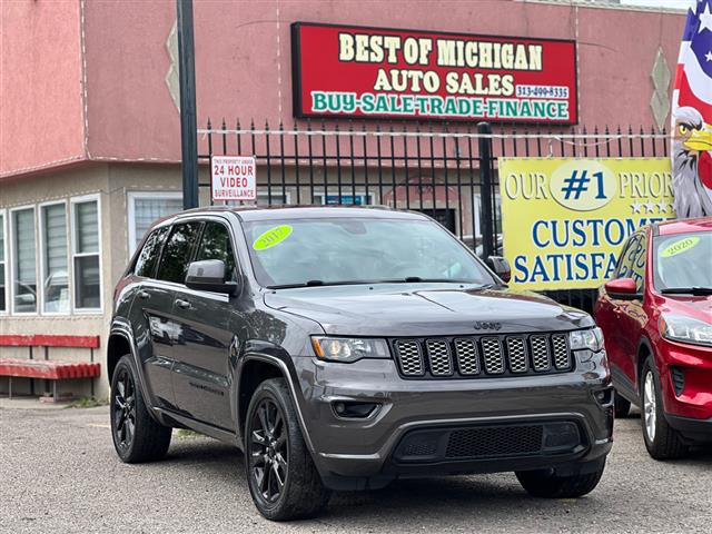 $17999 : 2017 Grand Cherokee image 1