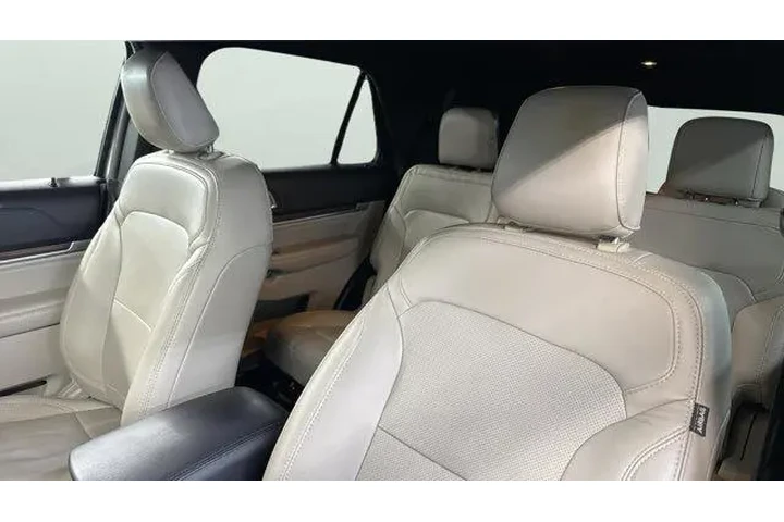 $17435 : Ford Explorer 2019 Limited 4 image 10