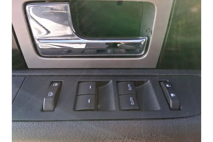 $22426 : Ford F-150 2012 4x4 XL 4dr S image 8