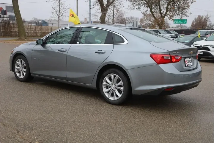 $18977 : Chevrolet Malibu 2024 LT 4dr image 7