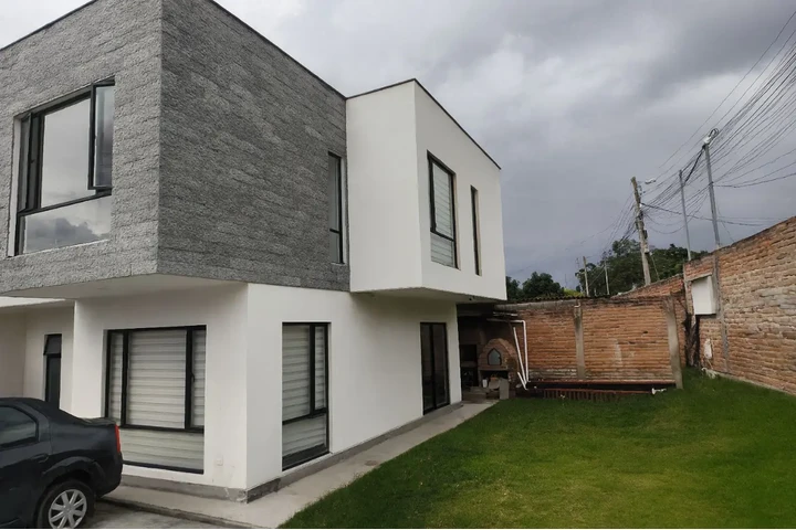 $185000 : Casa venta Tumbaco image 1