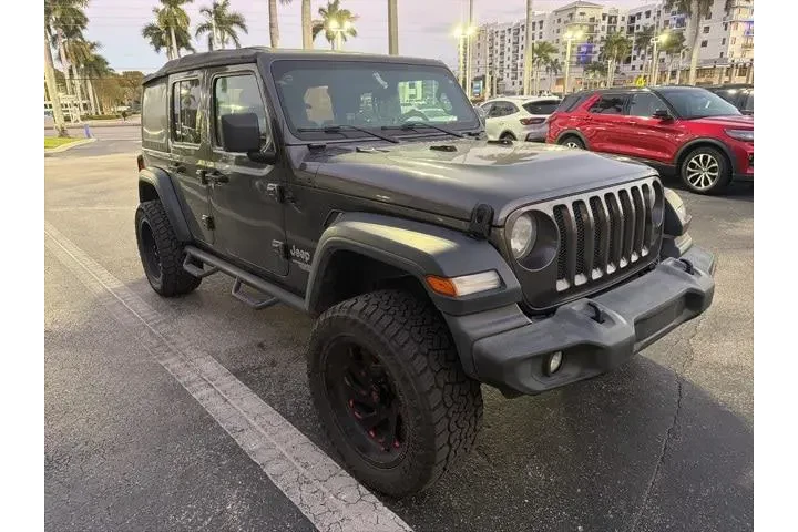 $14997 : Jeep Wrangler Unlimited 2018 image 1