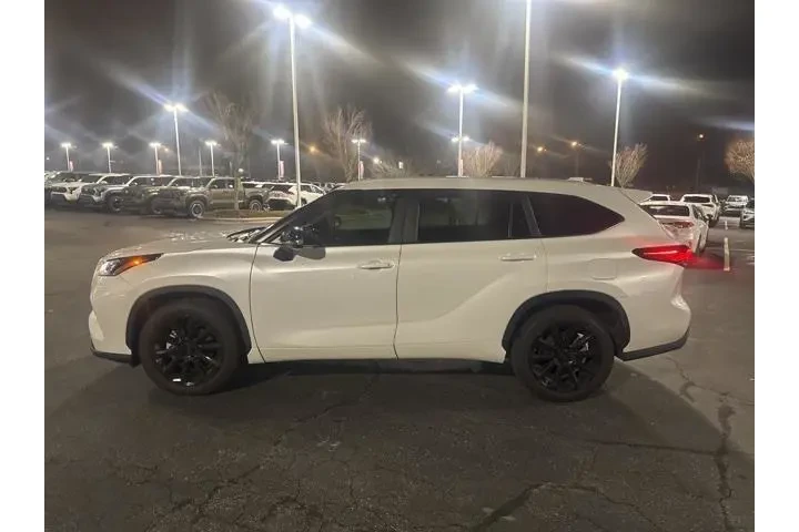 $36887 : Toyota Highlander 2023 XLE 4 image 3