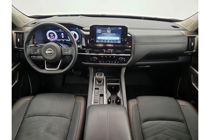 $37998 : Nissan Pathfinder 2024 Plati image 9