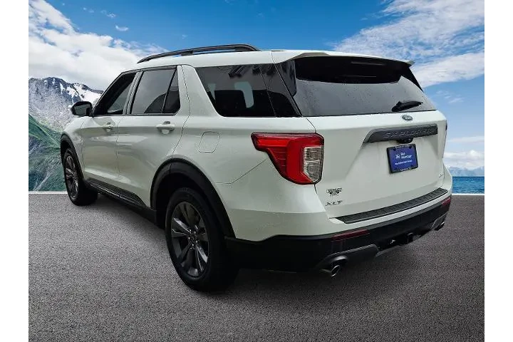 $33997 : Ford Explorer 2023 AWD XLT 4 image 4