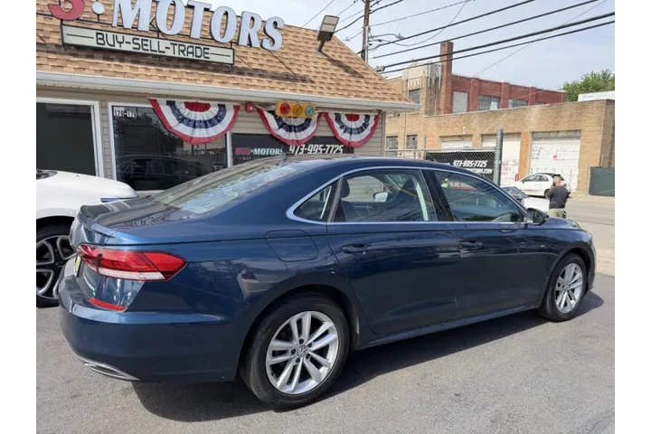 $8699 : 2020 Passat SE image 4