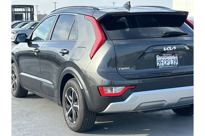 $27895 : Kia Niro Plug-In Hybrid 2023 image 5