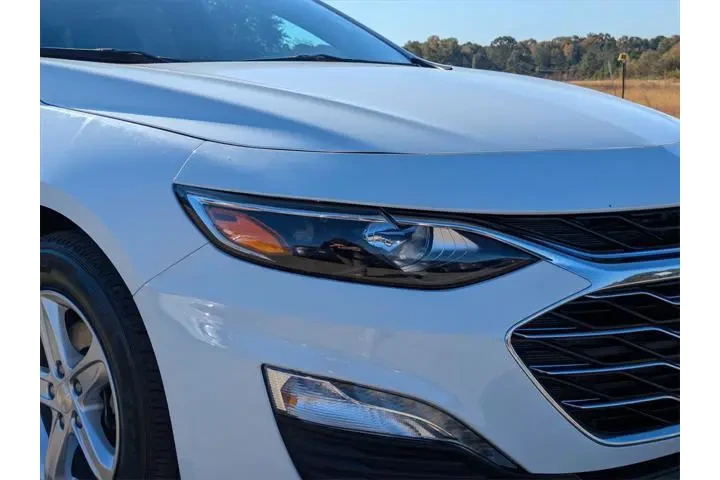 $22477 : Chevrolet Malibu 2024 LT 4dr image 9