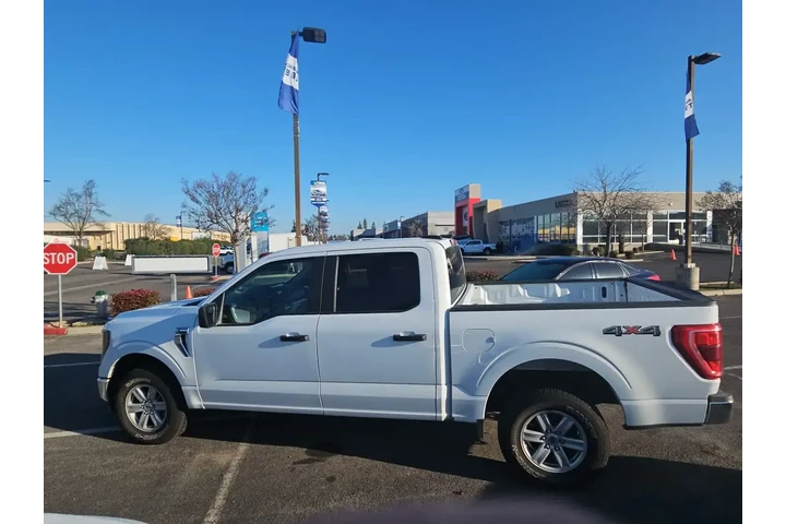 $37500 : Ford F-150 2023 4x4 Lariat 4 image 4