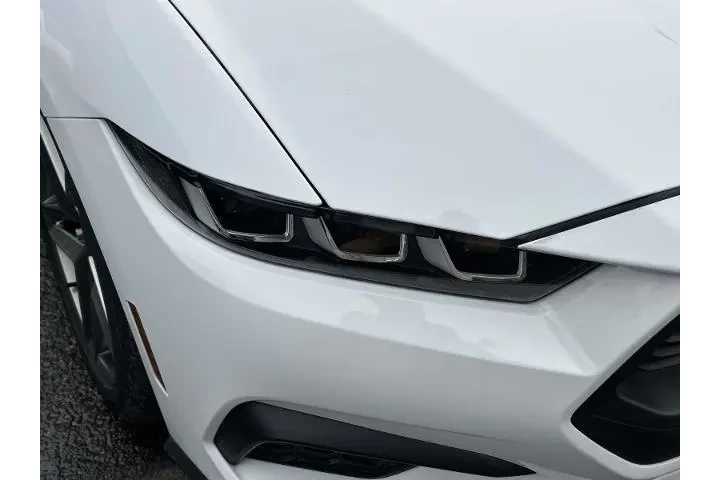 $35889 : Ford Mustang 2024 EcoBoost 2 image 8