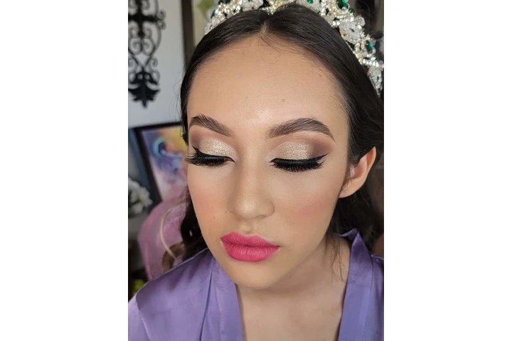 MAQUILLAJE Y PEINADO image 4