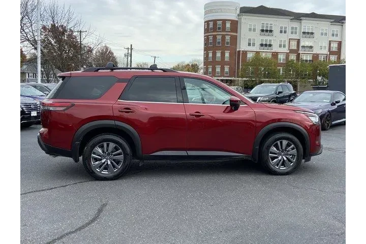 Nissan Pathfinder 2024 AWD S image 3
