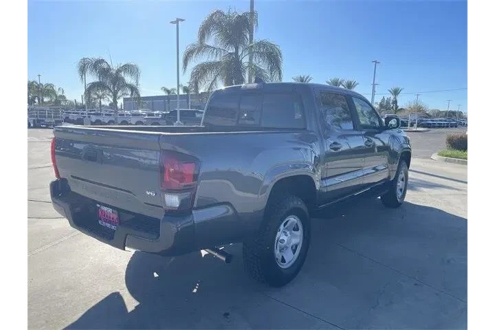 $27267 : Toyota Tacoma 2021 4x2 SR5 4 image 8