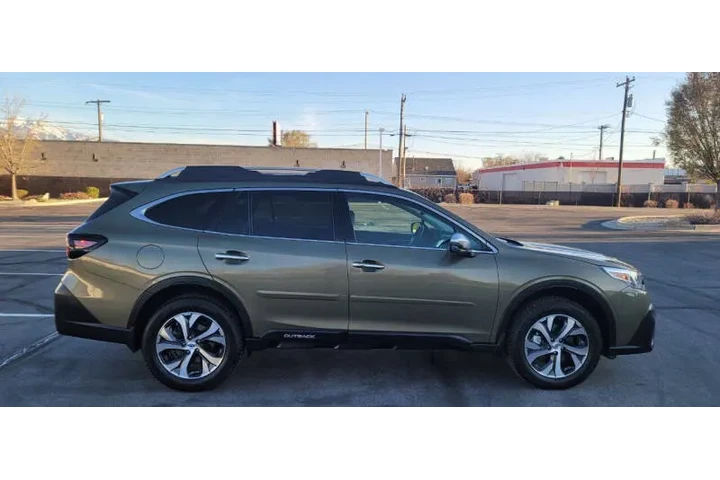 $22700 : 2020 Outback Touring image 10