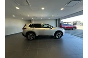 $18984 : Nissan Rogue 2023 SV 4dr Cro thumbnail
