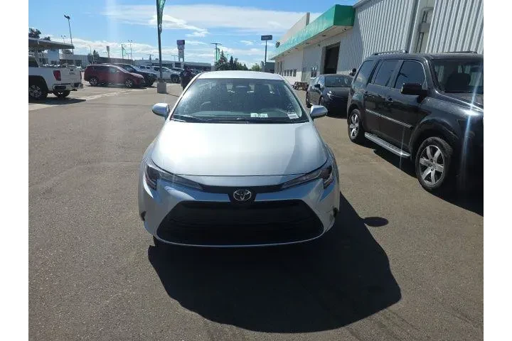 $27900 : Toyota Corolla 2026 LE 4dr S image 2