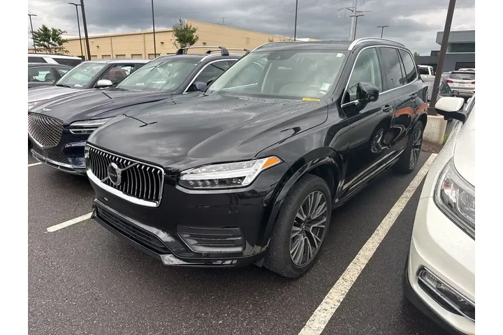 $22897 : Volvo XC90 2020 T5 Momentum image 1