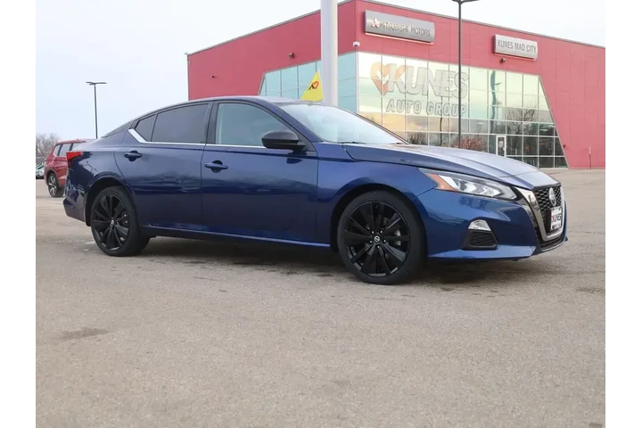 $20777 : Nissan Altima 2022 AWD 2.5 S image 2