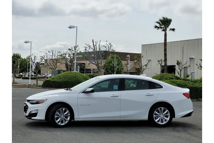 $19500 : Chevrolet Malibu 2023 LT 4dr image 7