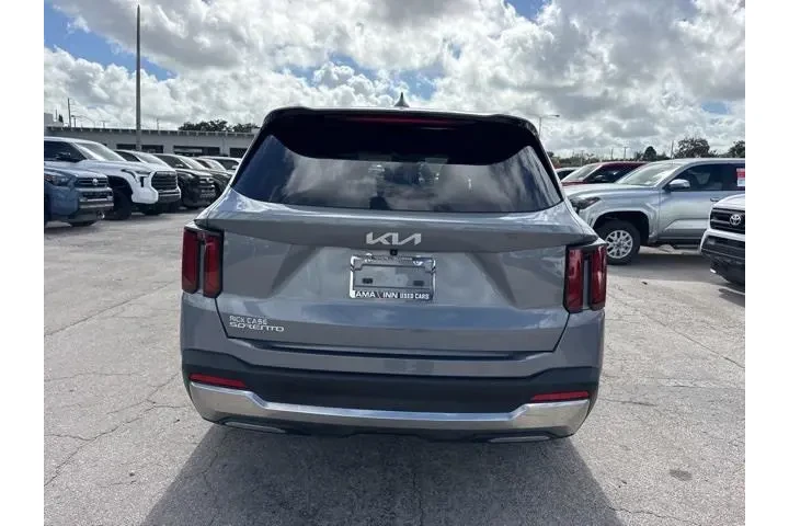 $27988 : Kia Sorento 2025 S 4dr SUV image 4