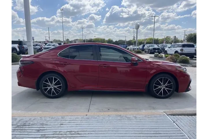 $25998 : Toyota Camry 2024 SE Nightsh image 4
