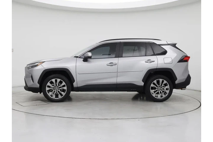 $30998 : Toyota RAV4 2022 XLE Premium image 3