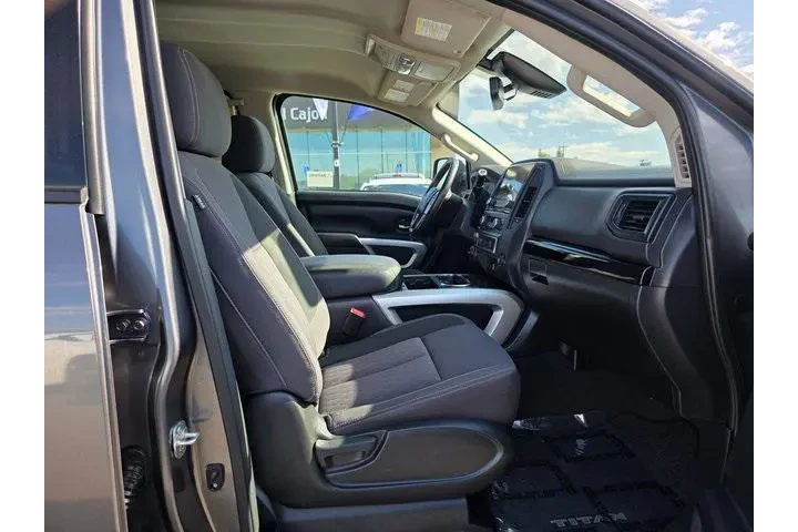 $31700 : Nissan Titan XD 2022 4x4 SV image 10