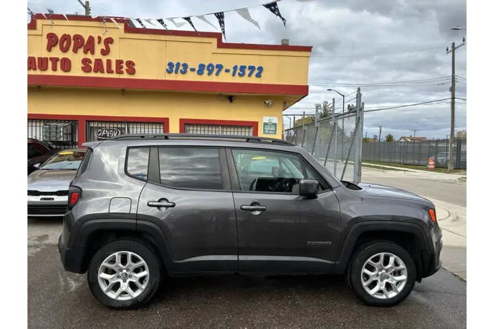 $16995 : 2018 Renegade Latitude image 5