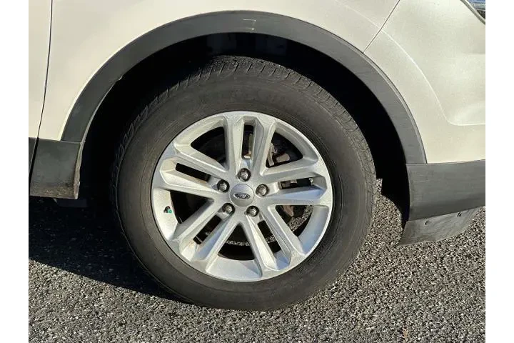 $11980 : Ford Explorer 2013 AWD XLT 4 image 10