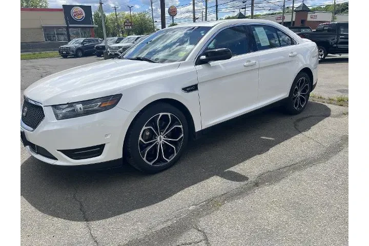 $25587 : Ford Taurus 2018 AWD SHO 4dr image 1