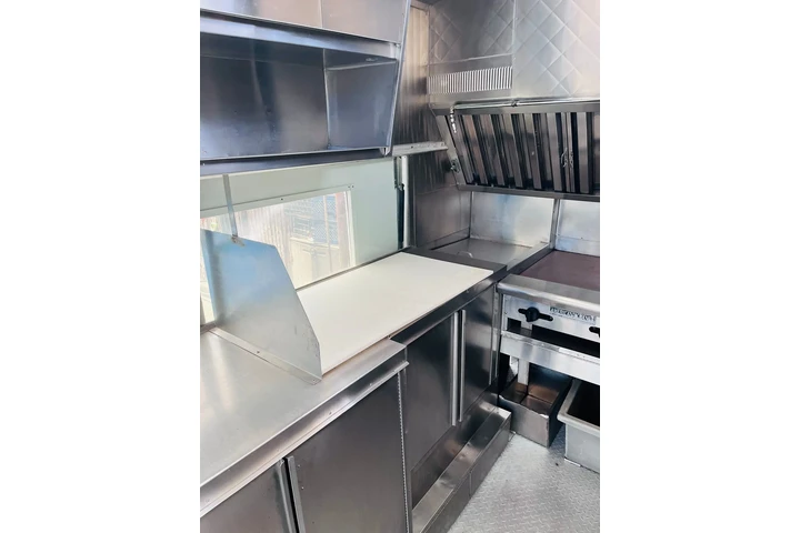 $80000 : FOOD TRUCK $ VENTA O RENTA image 4