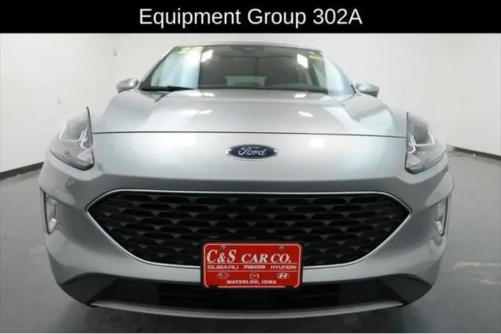 $20904 : Ford Escape 2022 AWD SEL 4dr image 2