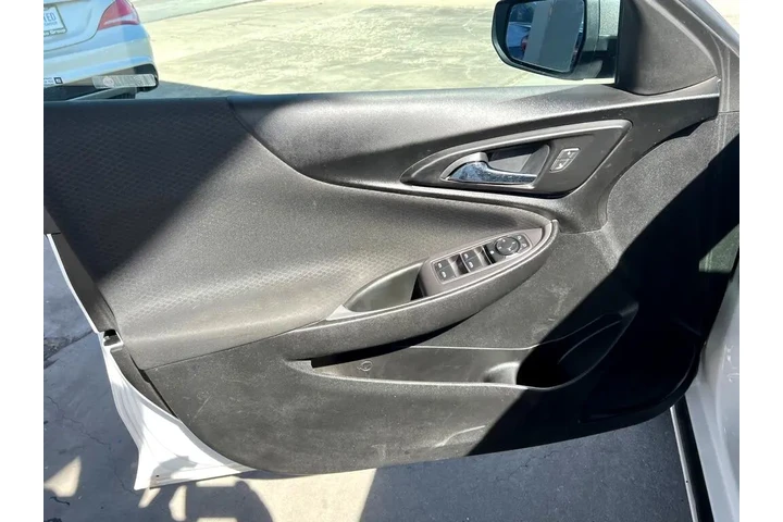 2019 Malibu RS image 10