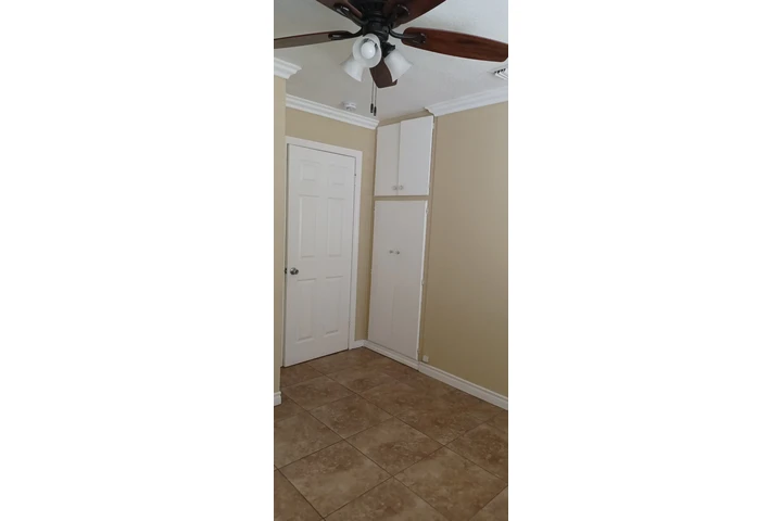 $800 : Cuarto de renta image 1