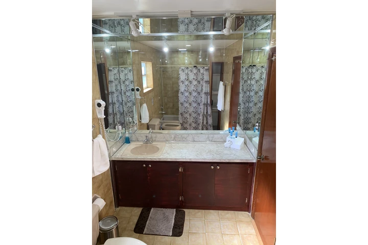 $2300 : 1/1 Apartamento amoblado image 10