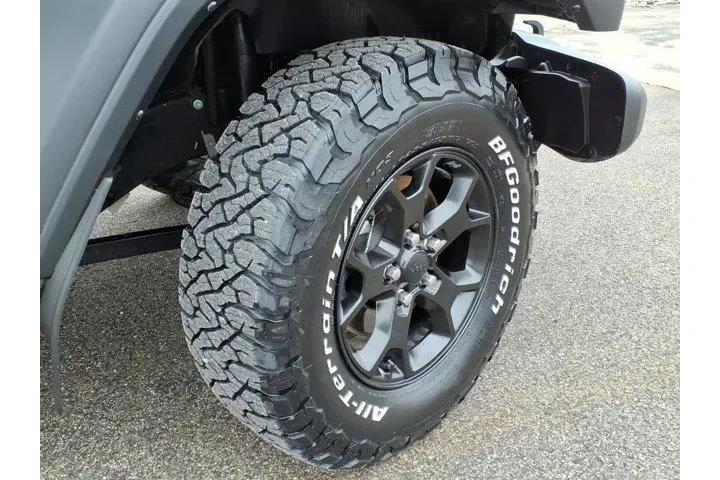 $24525 : Jeep Wrangler Unlimited 2021 image 6