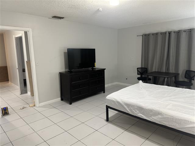 $1500 : Apartamento Studio Amueblado image 4