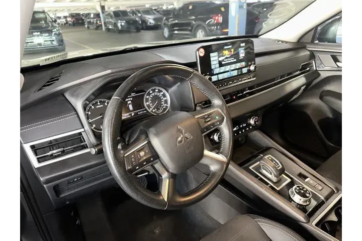 $24300 : Mitsubishi Outlander 2024 AW image 8
