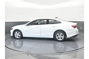 $12396 : Chevrolet Malibu 2022 LS 4dr thumbnail