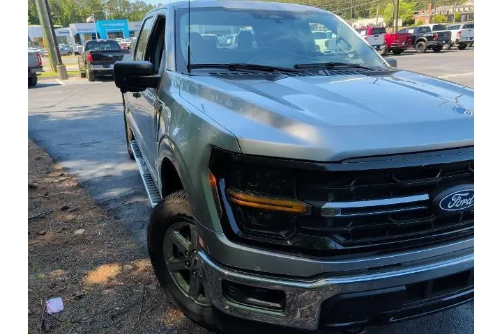 $37769 : Ford F-150 2024 4x4 XLT 4dr image 2