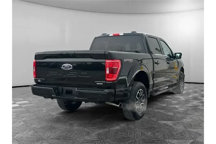 $38577 : Ford F-150 2023 4x4 XLT 4dr image 5