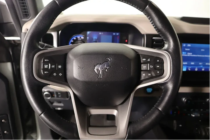 $32989 : Ford Bronco 2022 4x4 Base 4d image 3