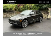 $18995 : 2017 Macan thumbnail